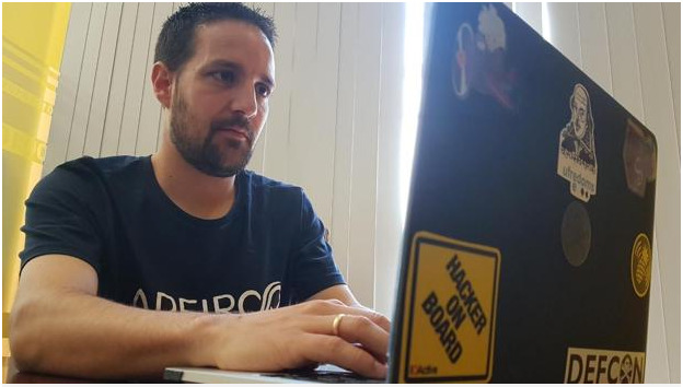 ABC Sevilha visita os escritórios da APEIROO em La Campana para falar com Francisco Caballero, sócio fundador. 