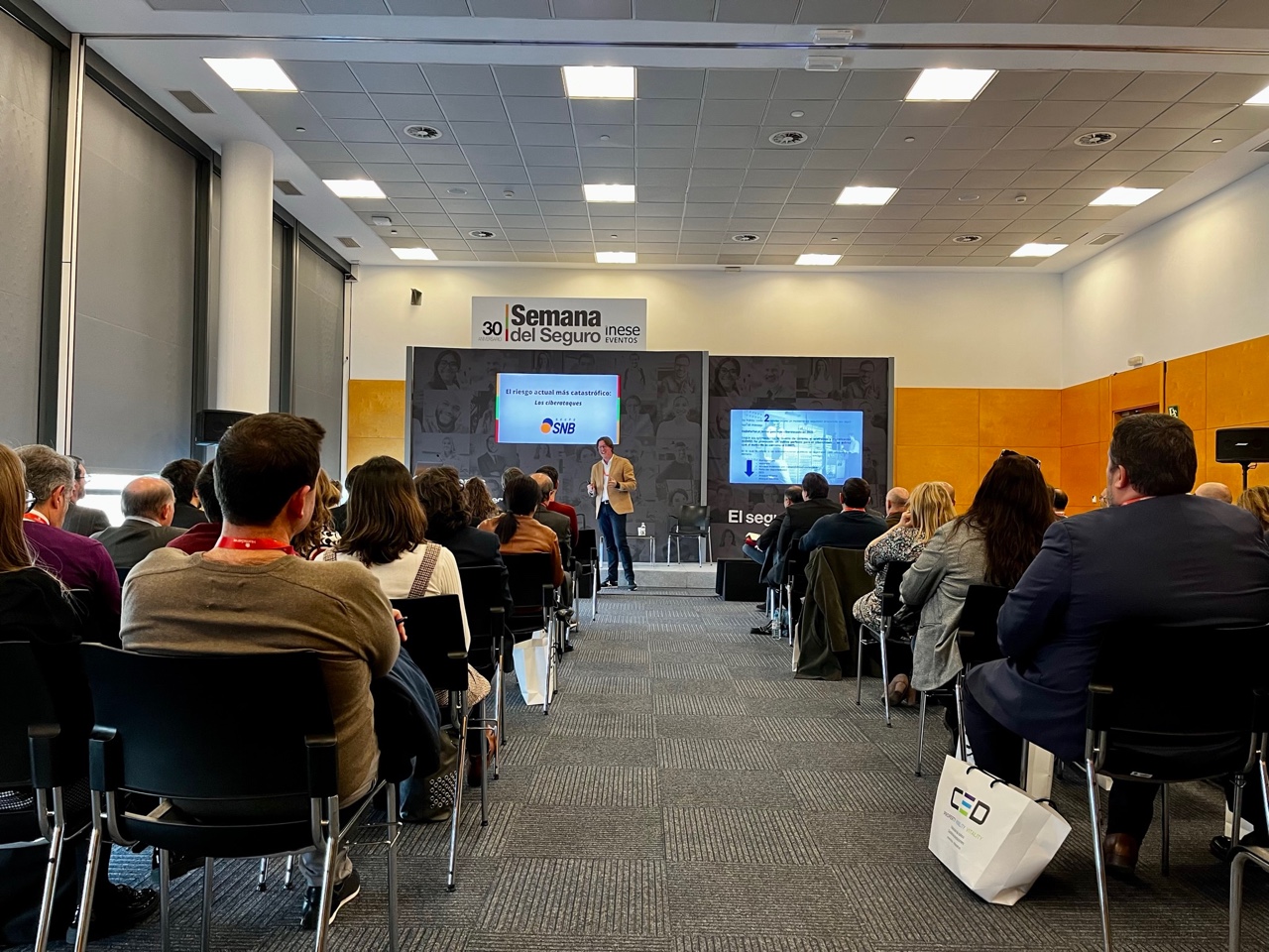 APEIROO Y GRUPO SNB PARTICIPAN EN LA 30 SEMANA DEL SEGURO, ORGANIZADA POR INESE